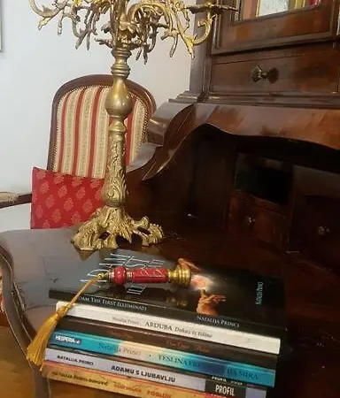 Writer's In An Unique District Διαμέρισμα