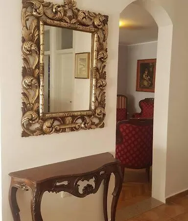 Writer's In An Unique District Apartment *